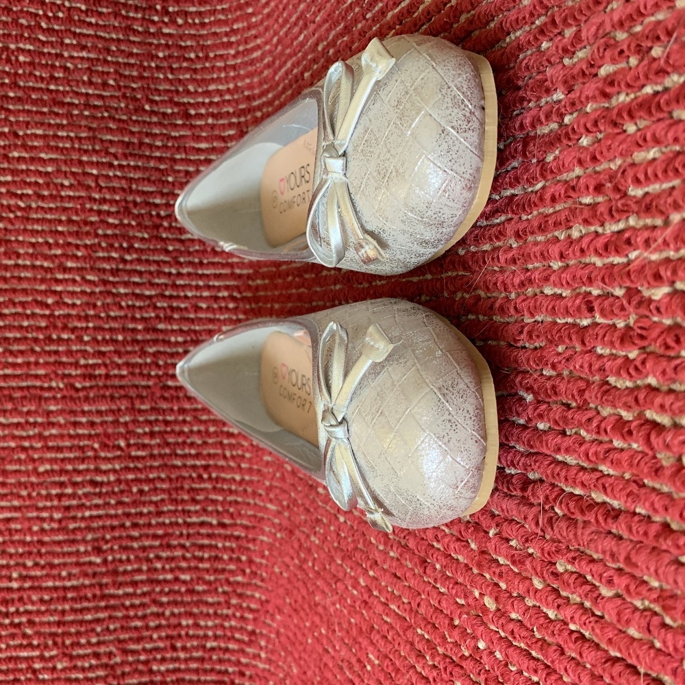 Sliver Slippers - Picture 2 of 5